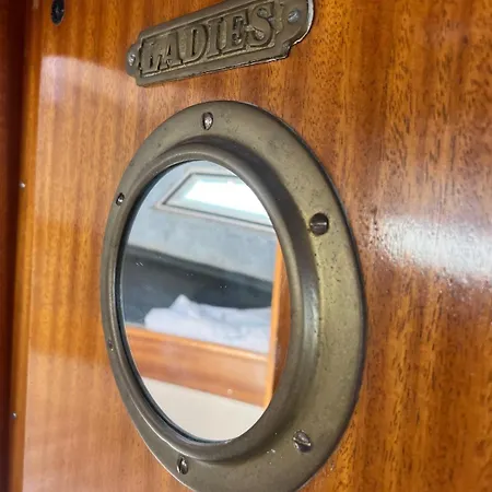 Bateau-hôtel Nuit Insolite Sur Un Bateau