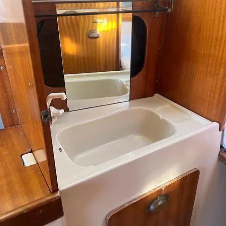 Tekne Nuit Insolite Sur Un Bateau *