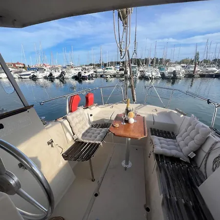 Nuit Insolite Sur Un Bateau Agde